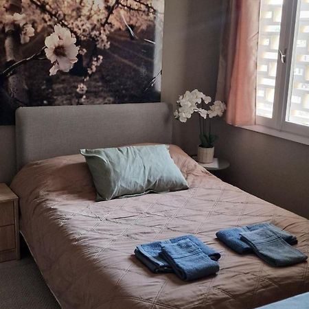 A Cozy Affordable Place At Voula アテネ エクステリア 写真