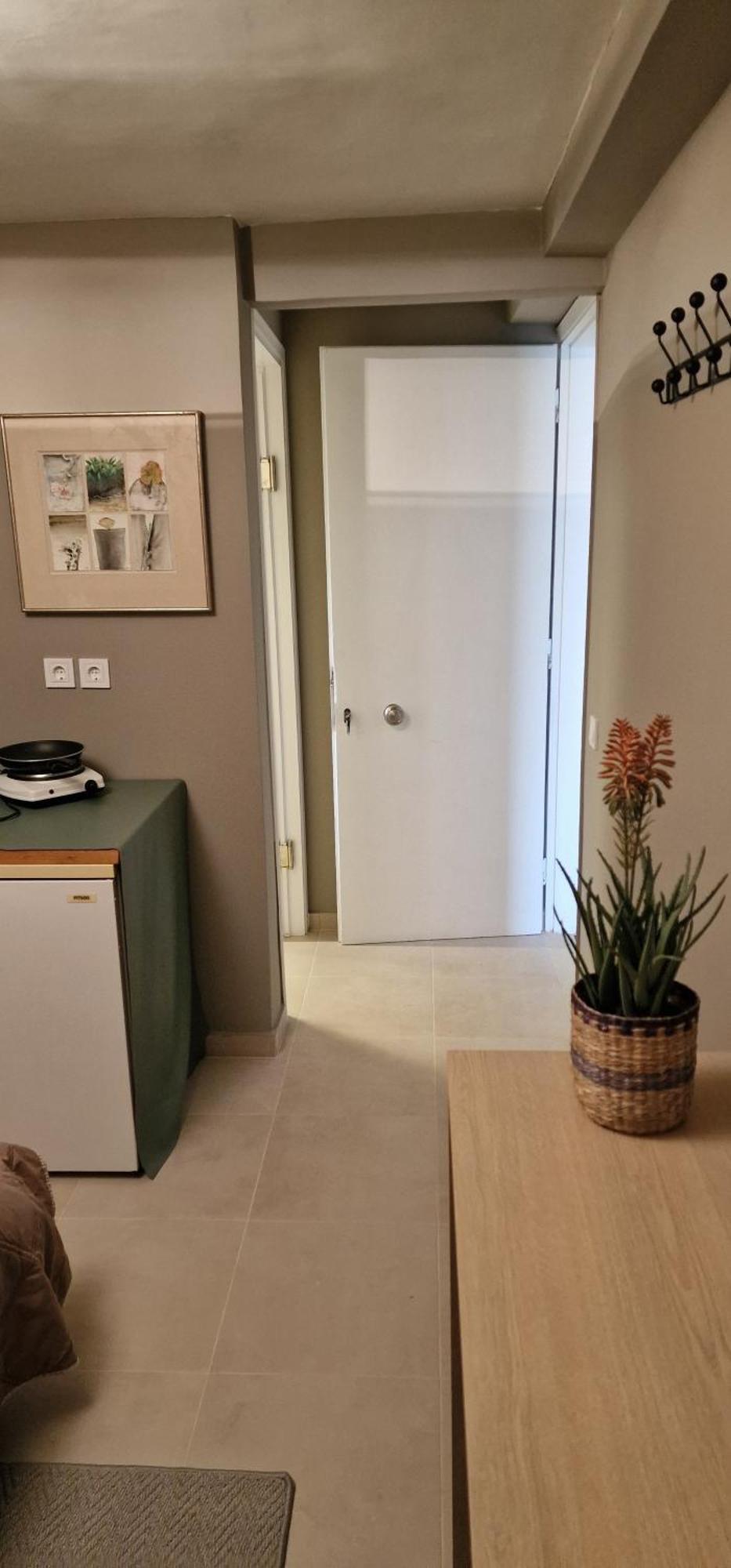 A Cozy Affordable Place At Voula アテネ エクステリア 写真